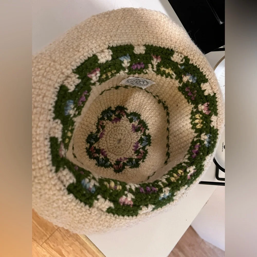 Floral Crochet Bucket Hat small/medium - Picture 4 of 5